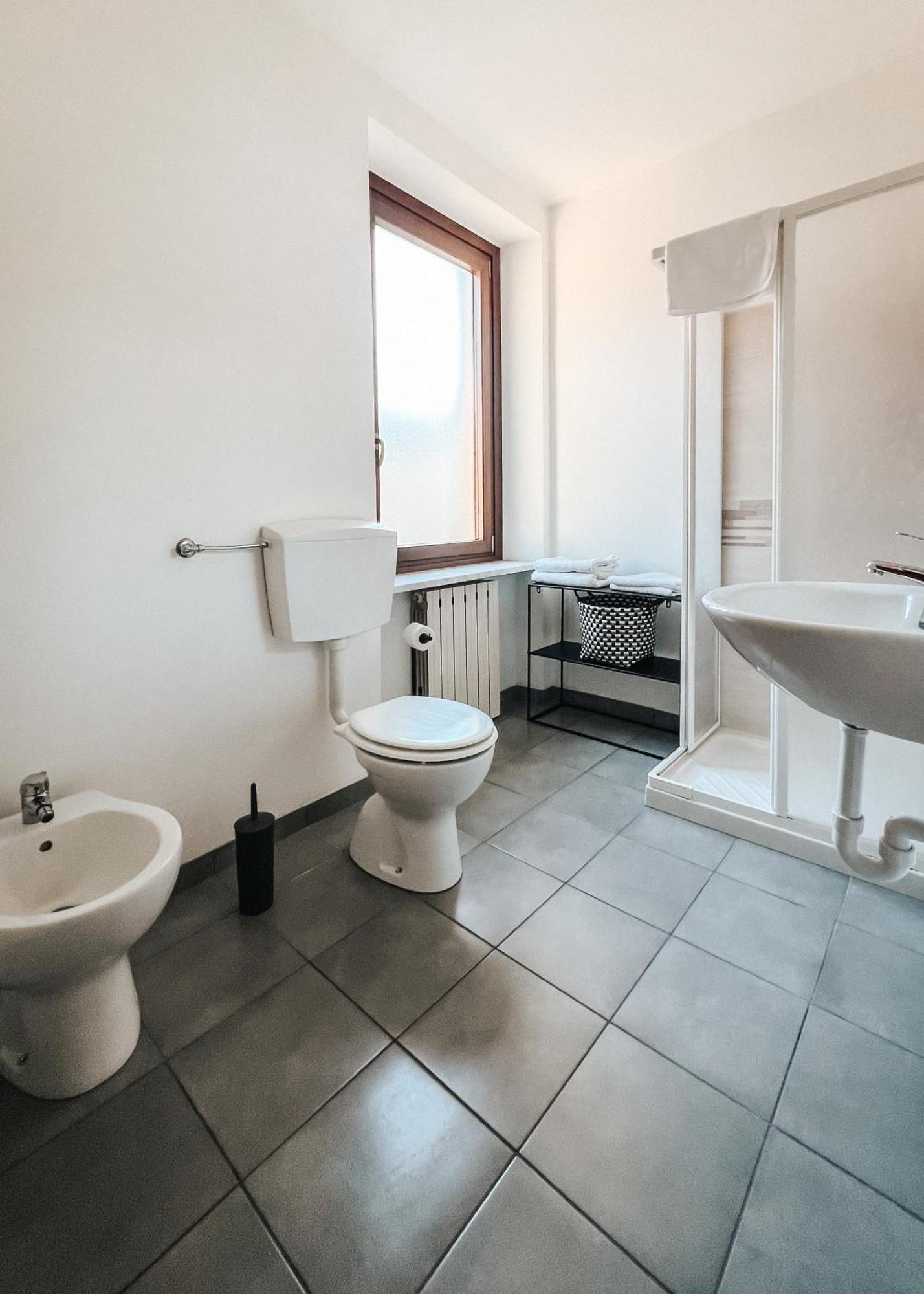 Casale Center Apartment Казале Монферато Екстериор снимка